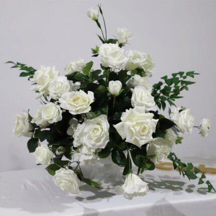 Custom Crafted Artificial Flowers Arrangement Crafted for Sophisticated Wedding Artificial Green And White Flower Ball  Centerpiece For Wedding Decoration.